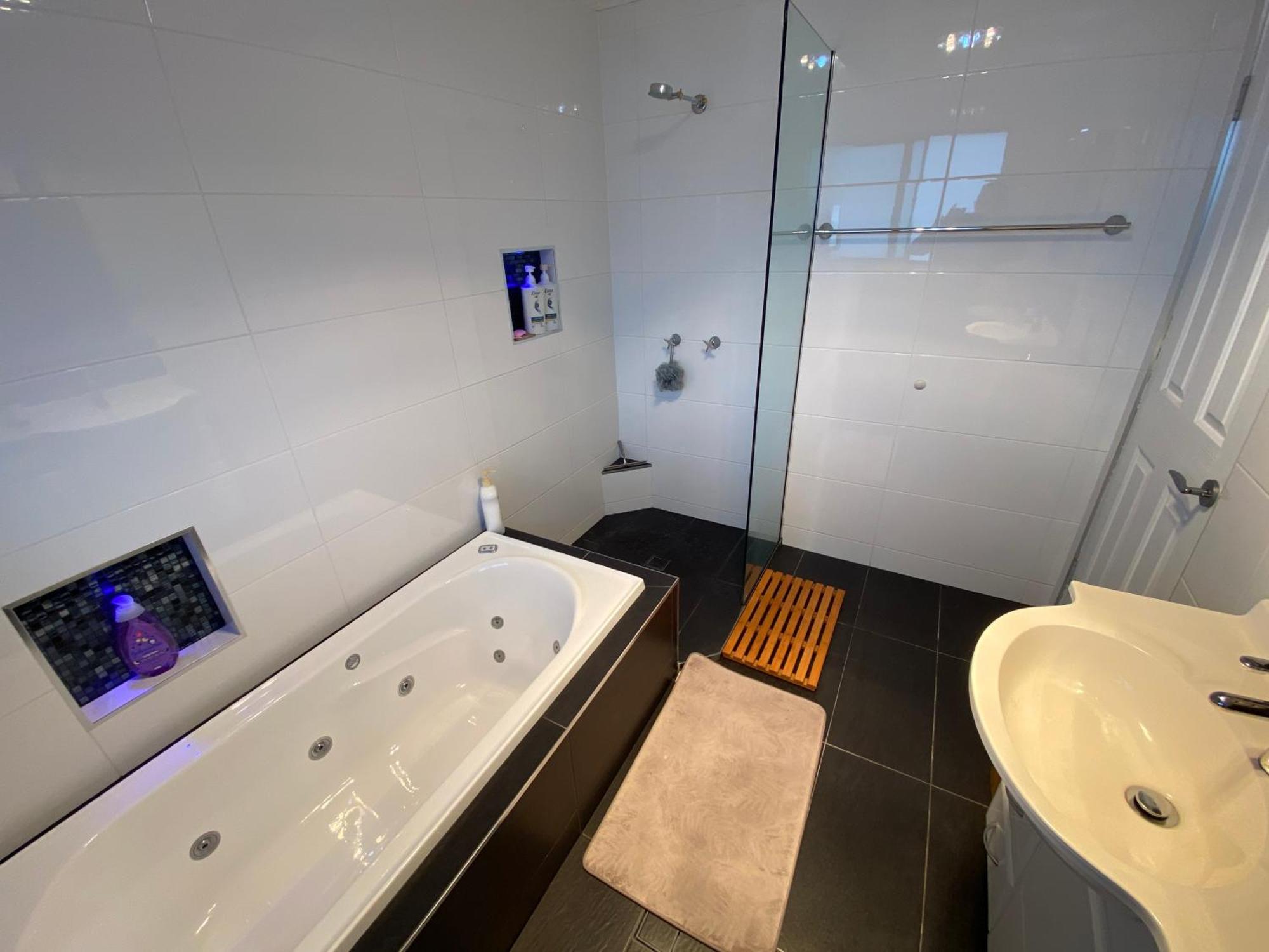 Everingham Views Homestay Rockhampton